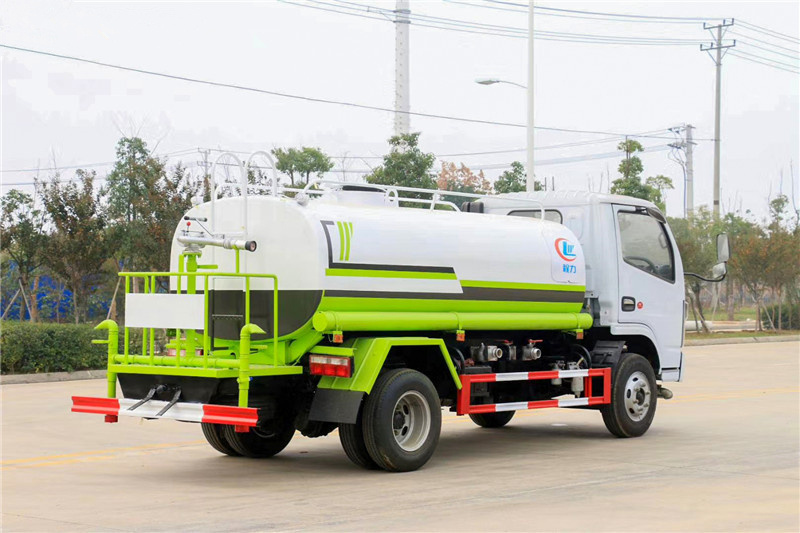 国六新款东风福瑞卡5吨洒水车