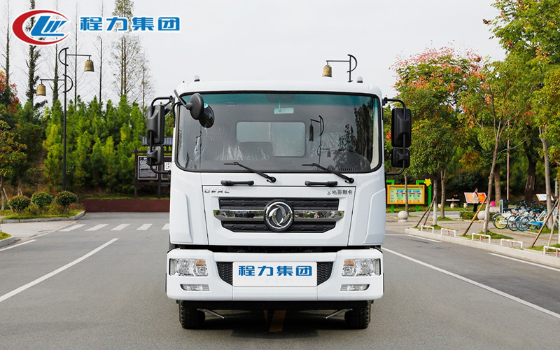 国六东风多利卡D9洒水车