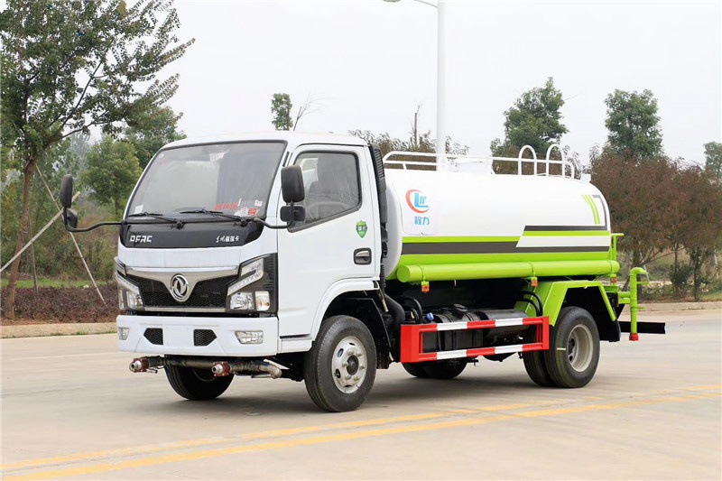 国六新款东风福瑞卡5吨洒水车