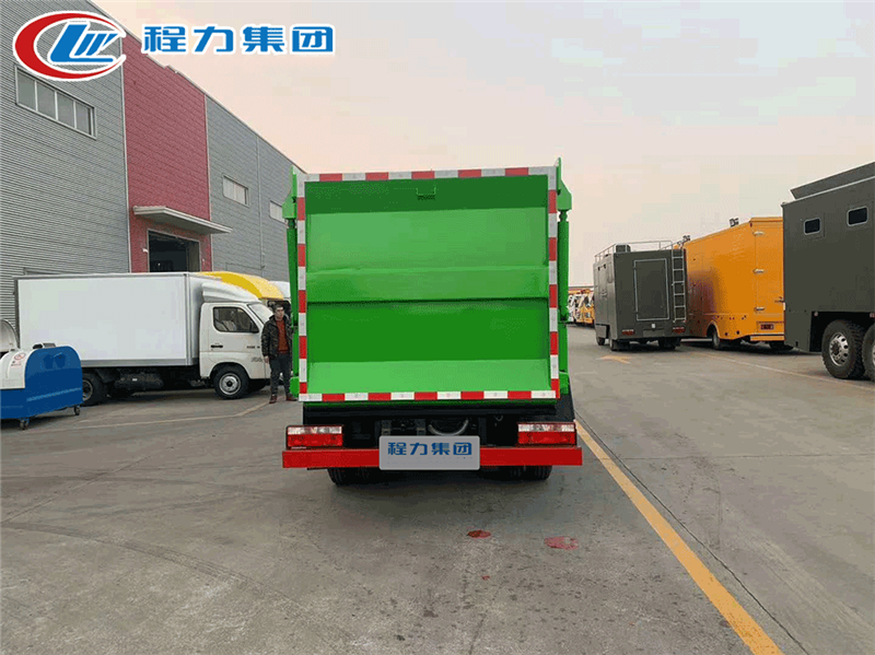 国六东风多利卡蓝牌挂桶垃圾车