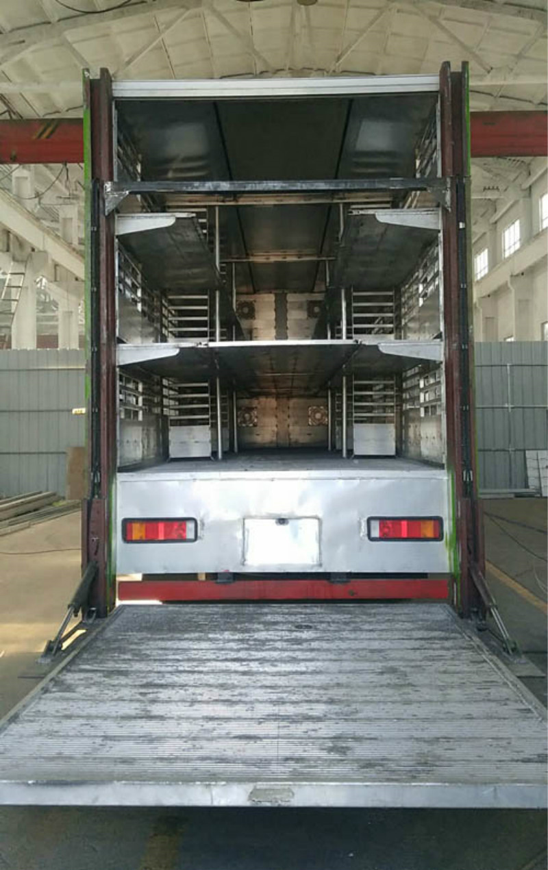 国五东风天龙前四后八畜禽运输车