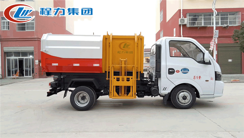 国六东风途逸挂桶垃圾车