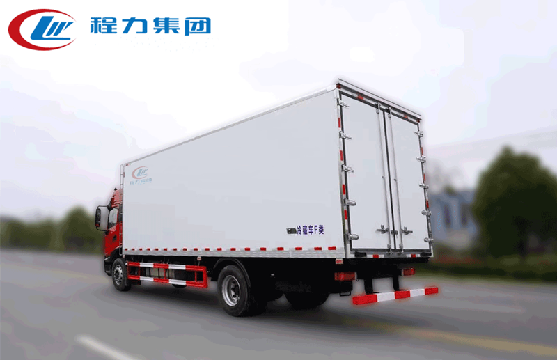 国六东风天锦KR（高顶双卧）冷藏车