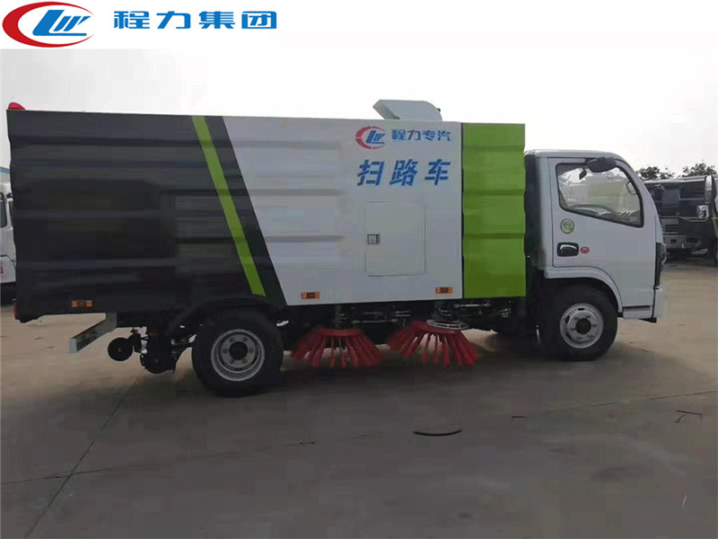 国六东风多利卡D6扫路车