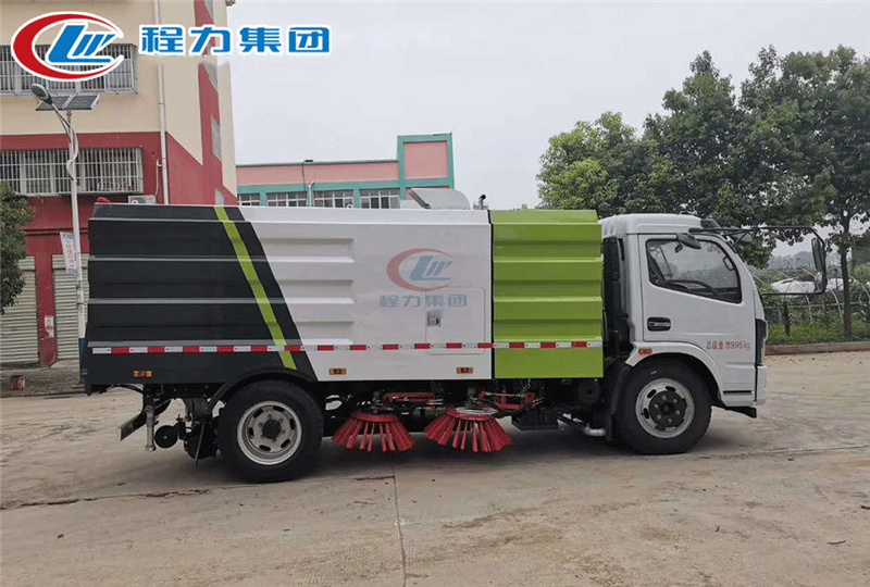 国六东风福瑞卡扫路车
