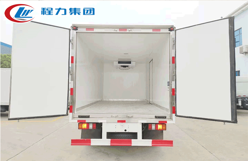 国六五十铃kv100冷藏车