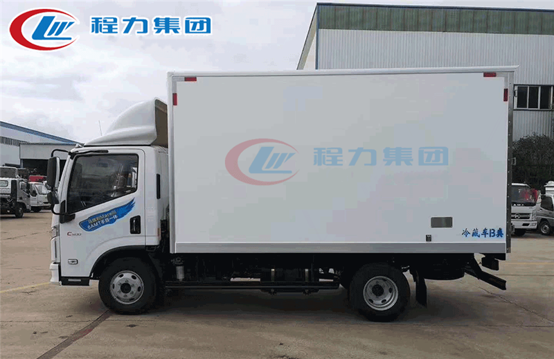 国六跃进自动挡冷藏车