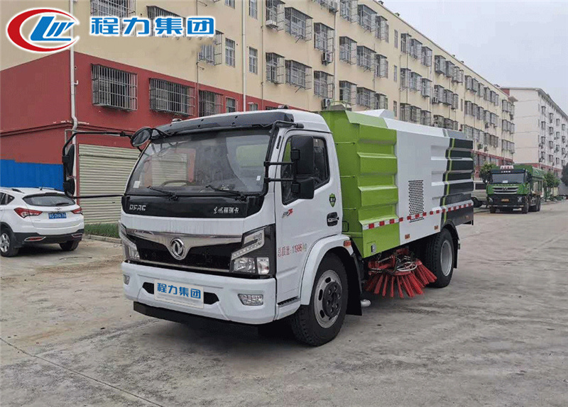 国六东风福瑞卡扫路车