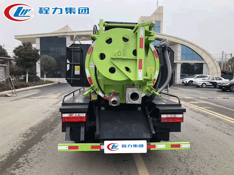 国六小多利卡清洗吸污车