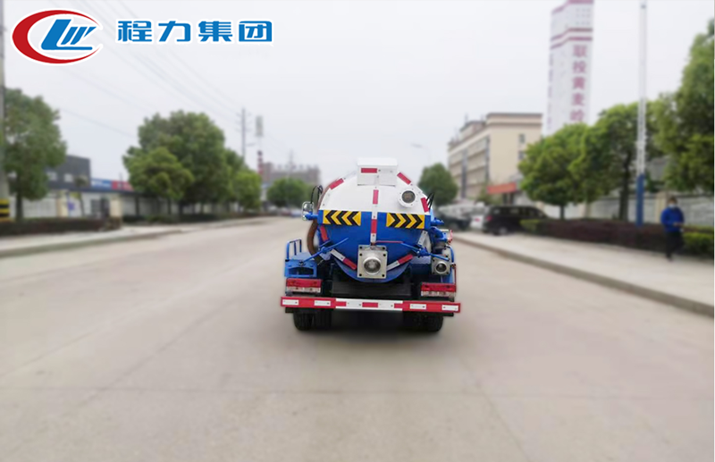 国六东风途逸蓝牌吸污车