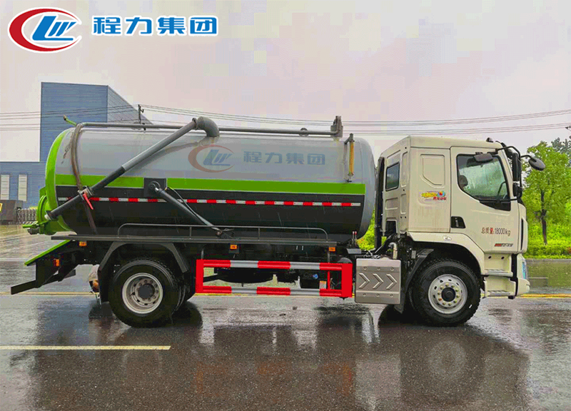 国六柳汽12方吸污车